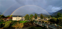 Ein Regenbogen über Weißenbach